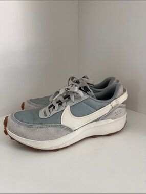 Nike Women’s Sneakers - Light Green/Gray